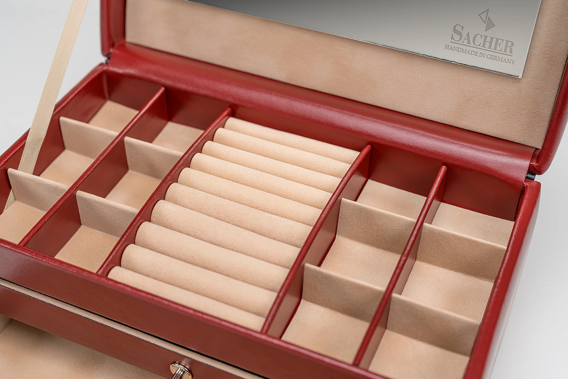 Meisterhafte Handarbeit für Ihre Schätze